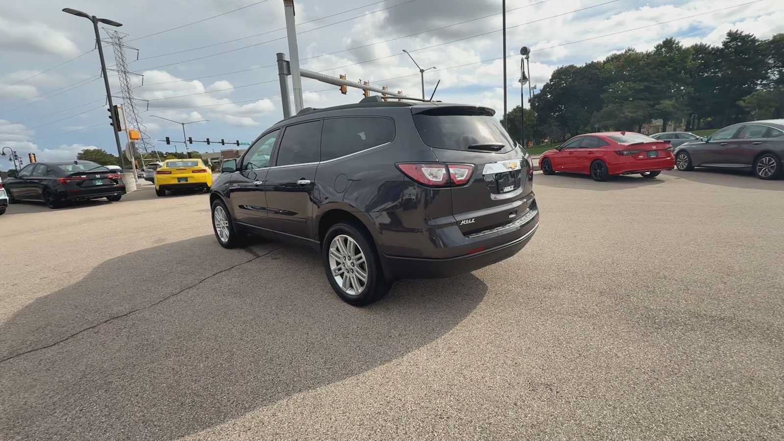 Used 2015 Chevrolet Traverse LT w/ Style and Technology Package FWD image 6