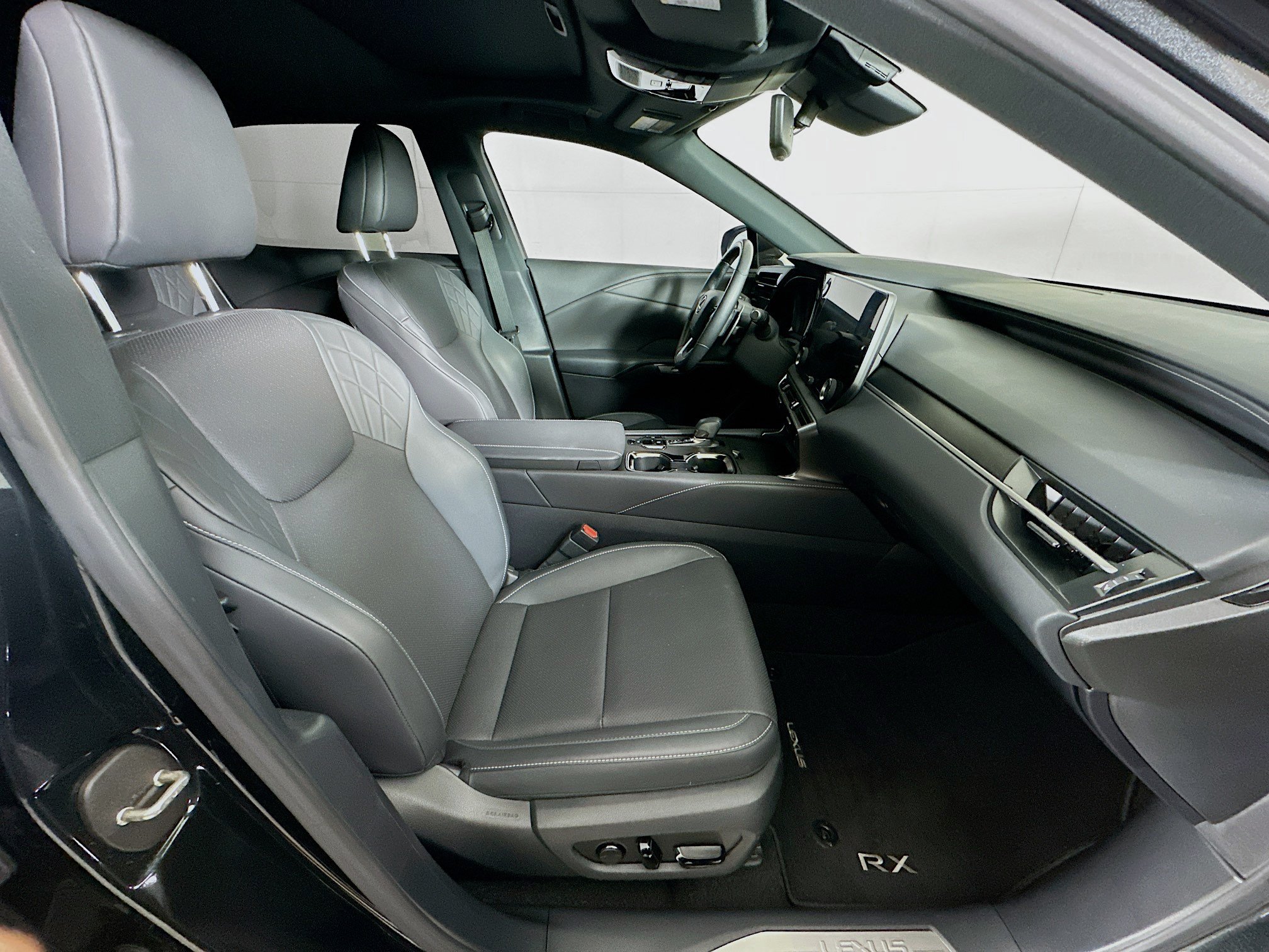 Used 2024 Lexus RX 350 Premium w/ Accessory Package (Z1) FWD image 32