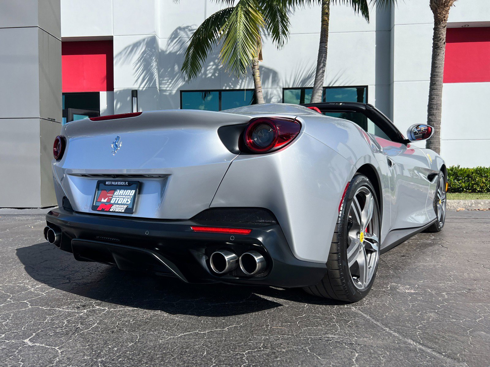 Used 2019 Ferrari Portofino image 12