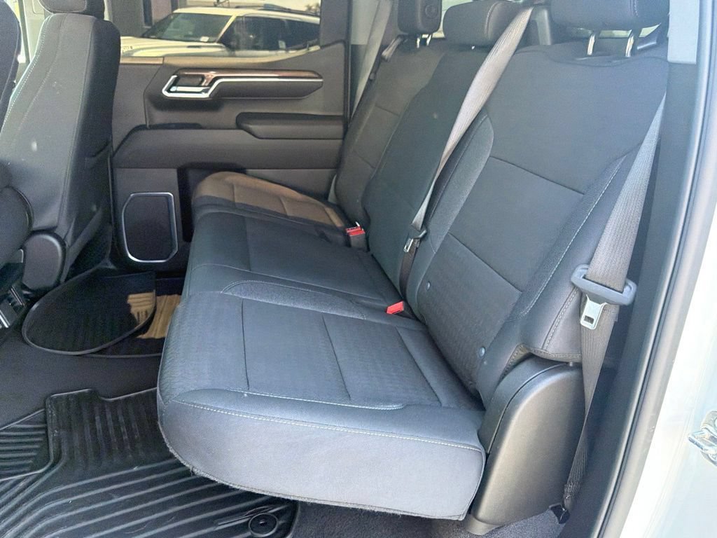 Used 2025 Chevrolet Silverado 1500 LT AWD/4WD image 32