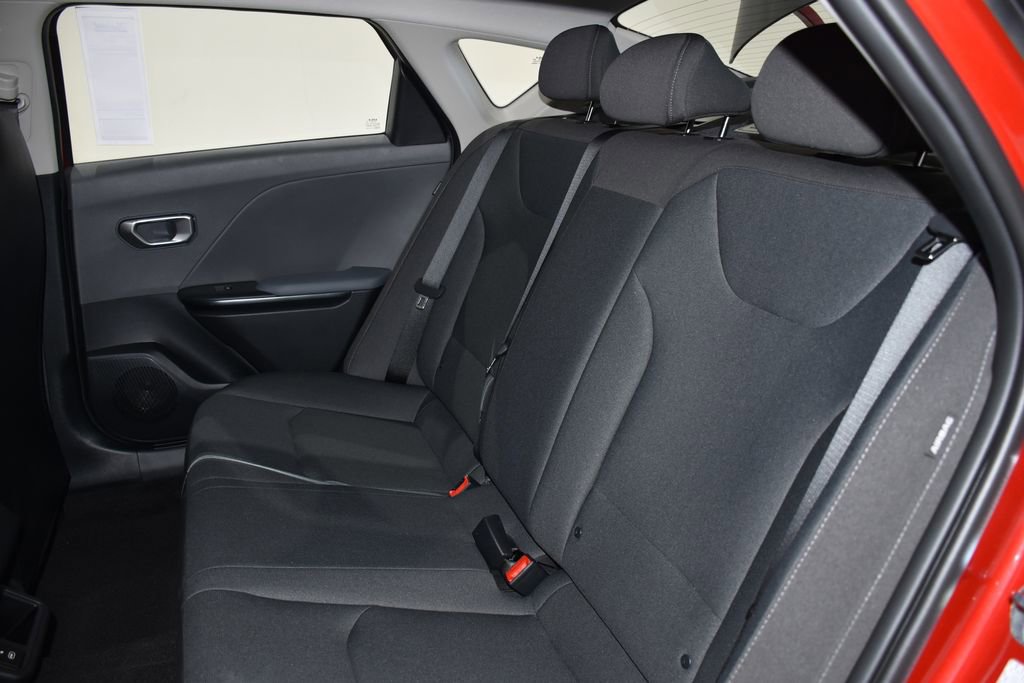New 2025 Kia K4 LXS image 24