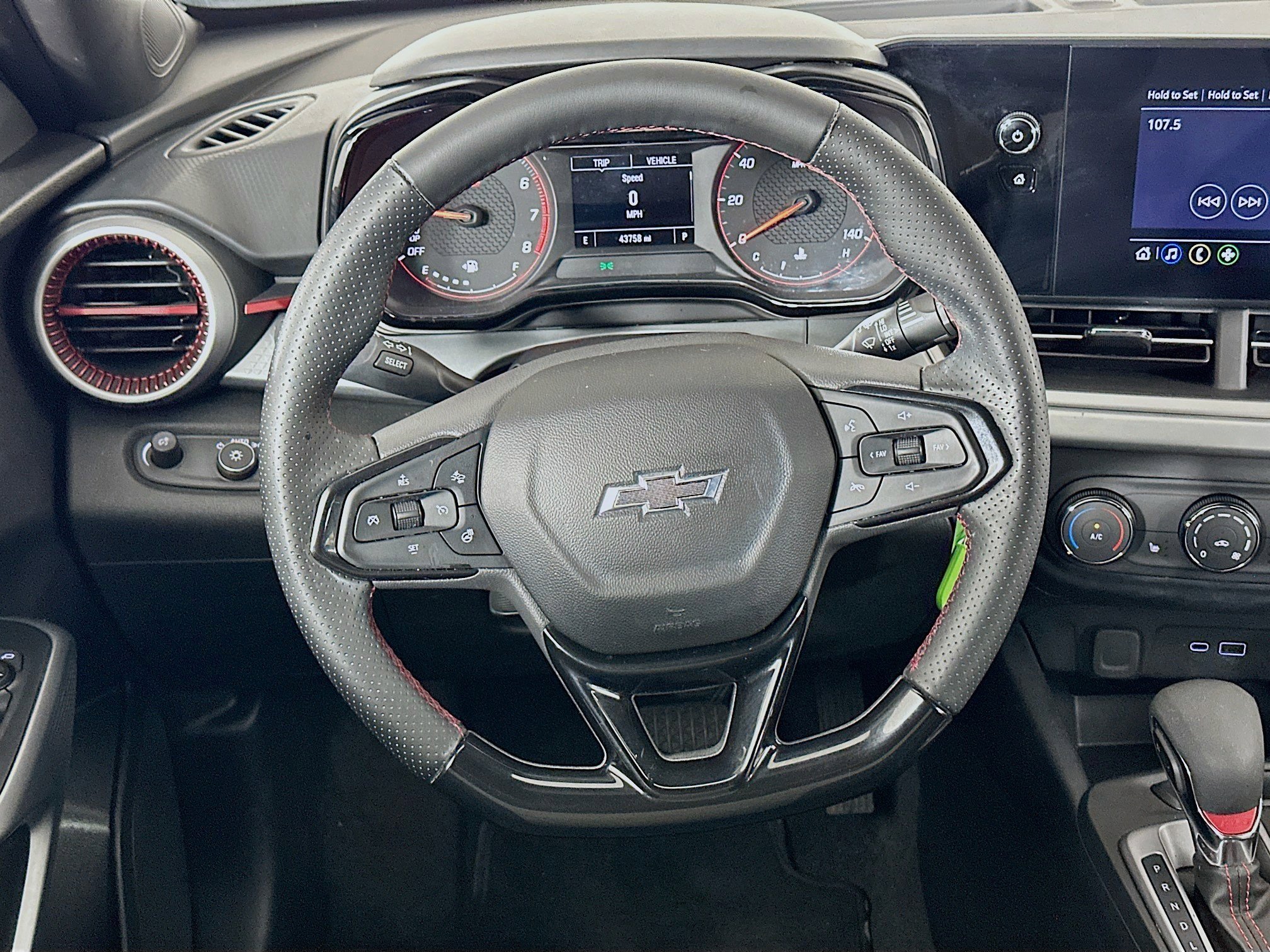 Used 2024 Chevrolet Trax RS FWD image 18