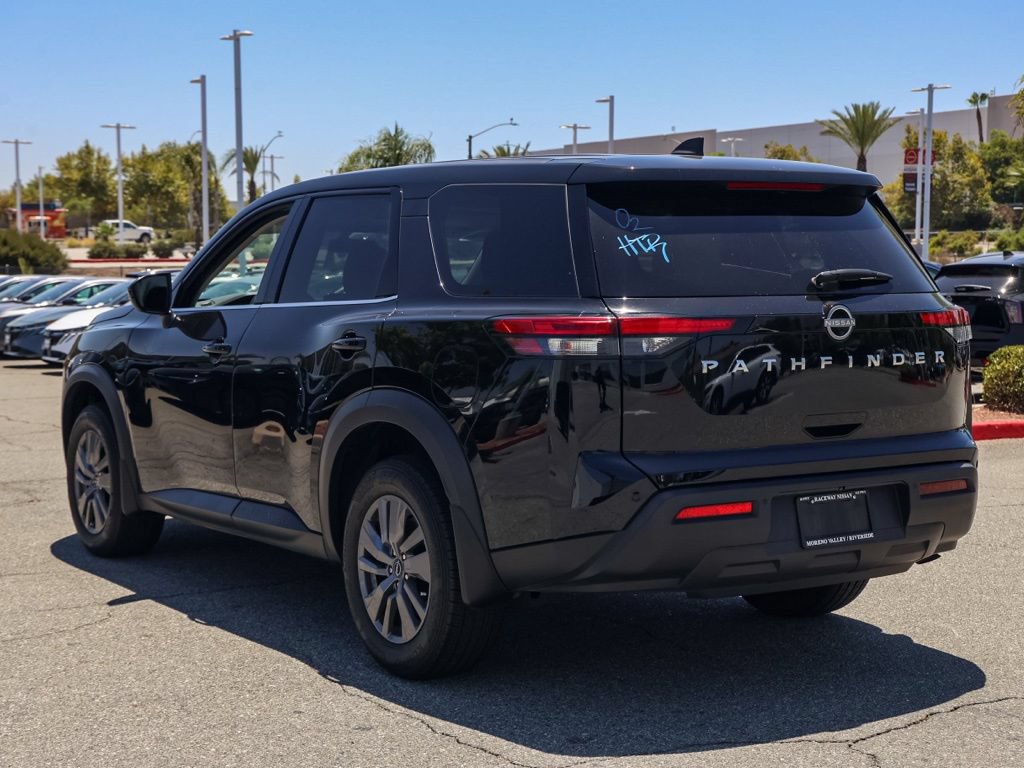 Used 2024 Nissan Pathfinder S w/ Cargo Package FWD image 6