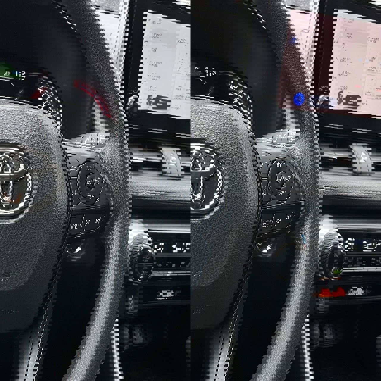 Used 2023 Toyota RAV4 XLE image 14