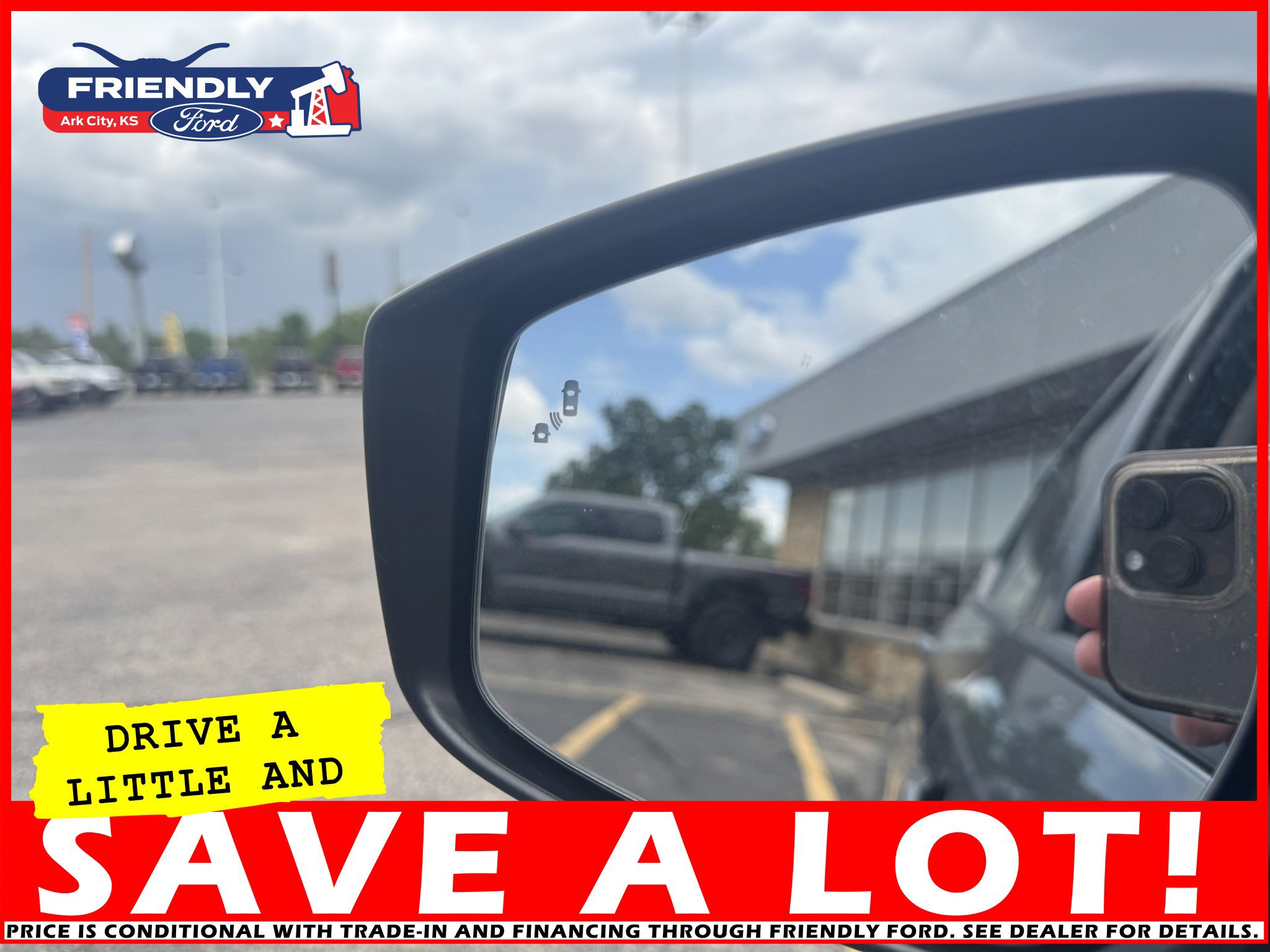 Used 2023 Nissan Versa SV image 29