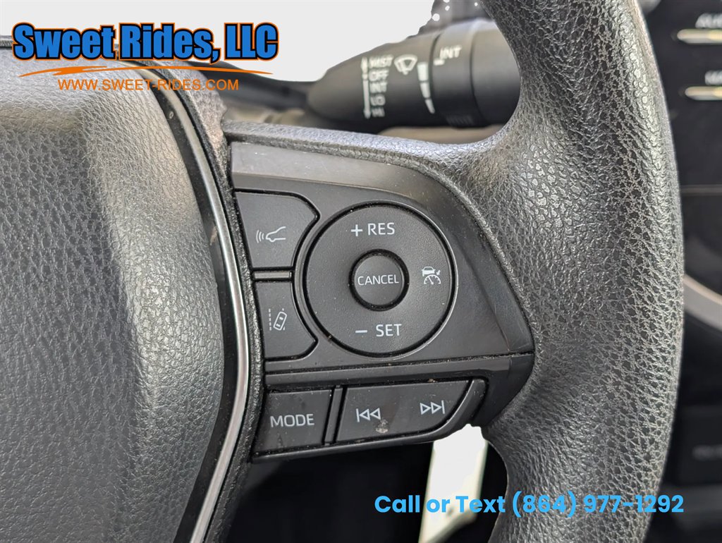 Used 2019 Toyota Camry LE image 16