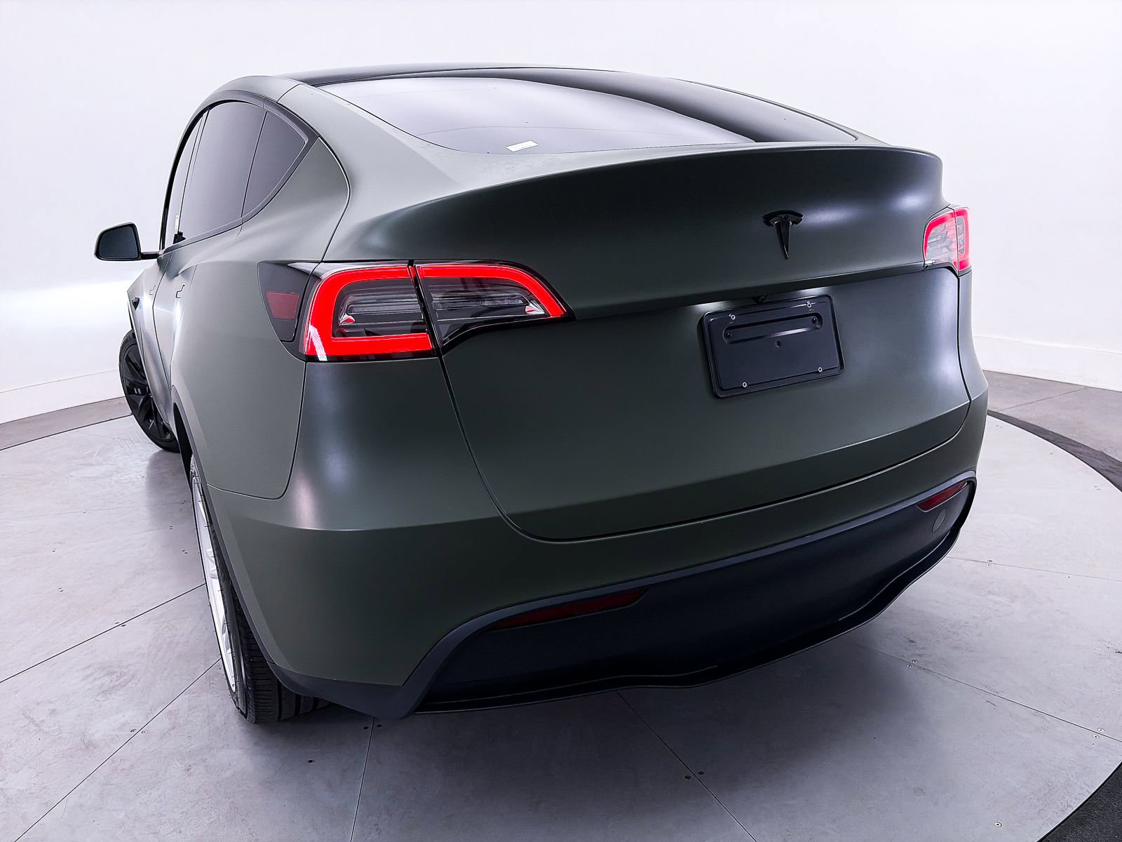 Used 2023 Tesla Model Y Long Range AWD/4WD image 8