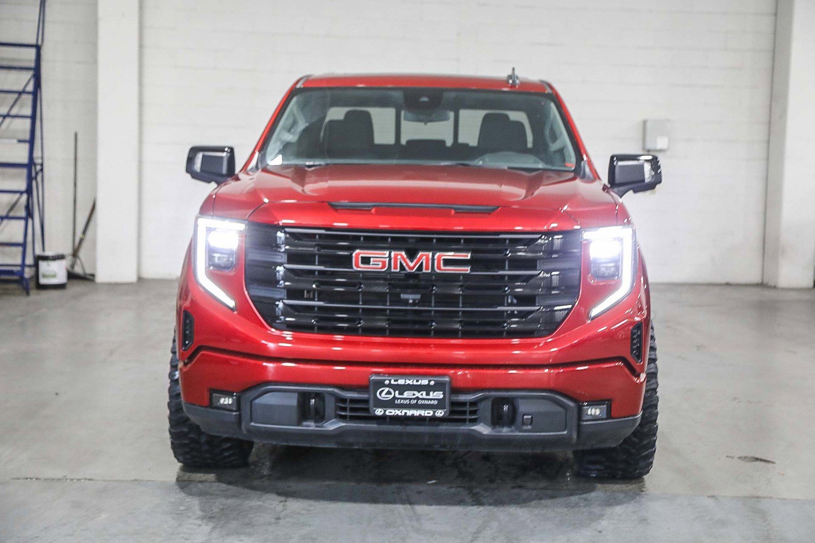 Used 2022 GMC Sierra 1500 Elevation w/ Elevation Premium Package image 2