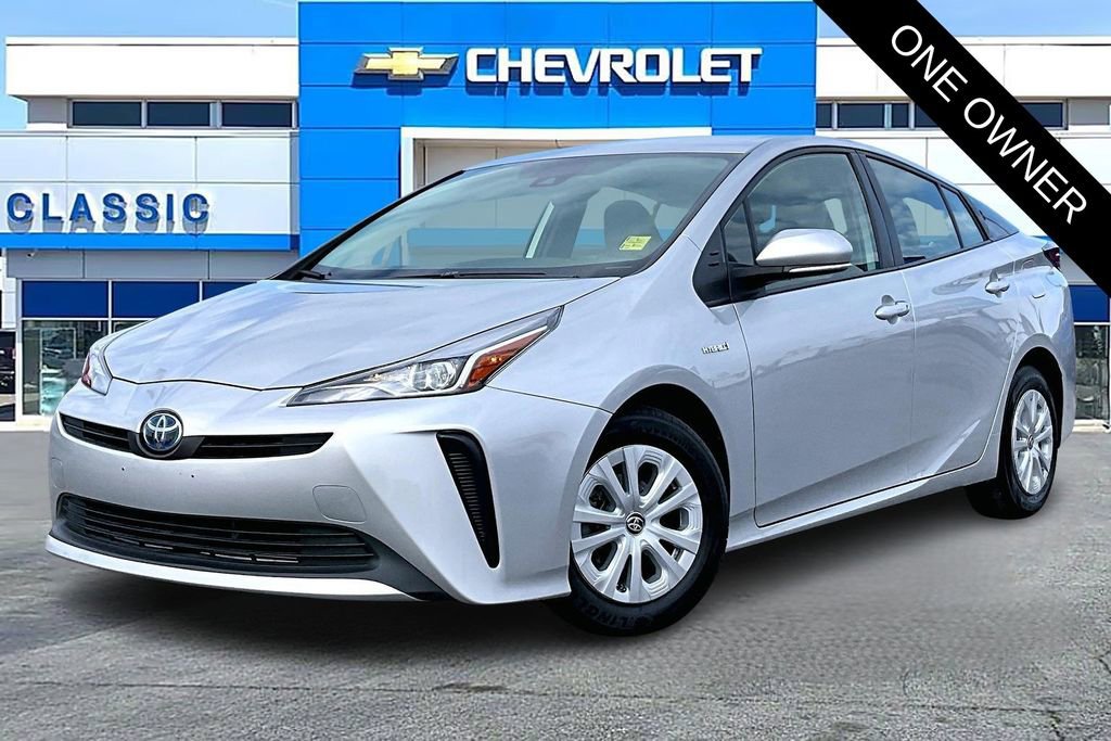 Used 2019 Toyota Prius LE image 3