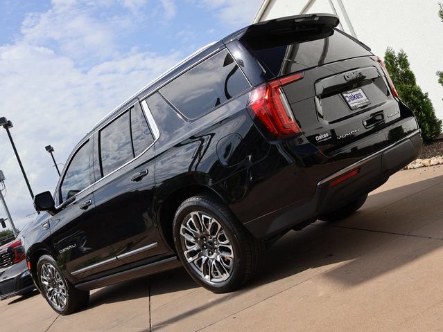 Used 2024 GMC Yukon Denali Ultimate AWD/4WD image 5
