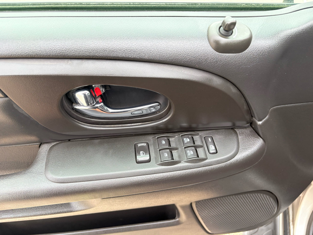 Used 2007 GMC Envoy SLE image 23