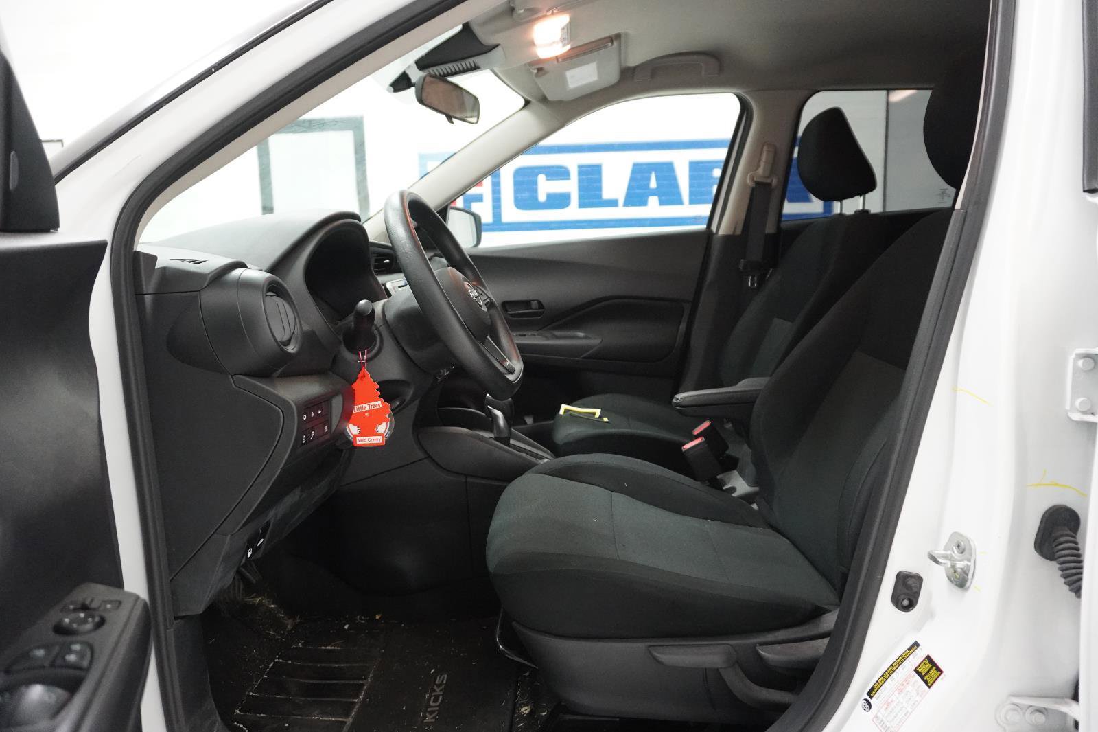 Used 2024 Nissan Kicks S image 9