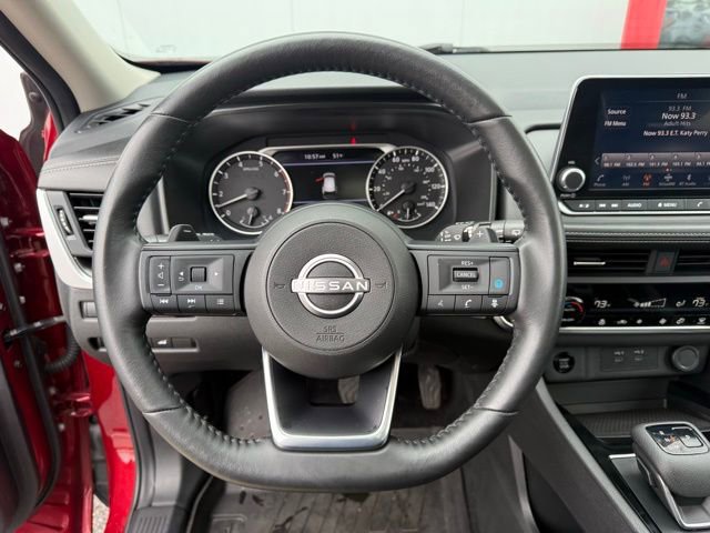 Used 2024 Nissan Rogue SV w/ SV Premium Package image 18