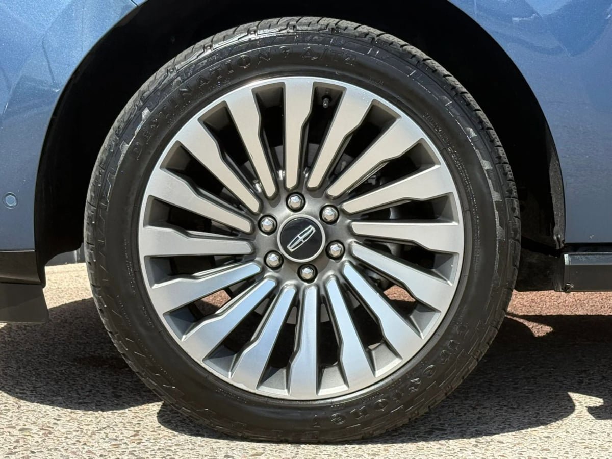 Used 2020 Lincoln Navigator Reserve w/ Luxury Package AWD/4WD image 28