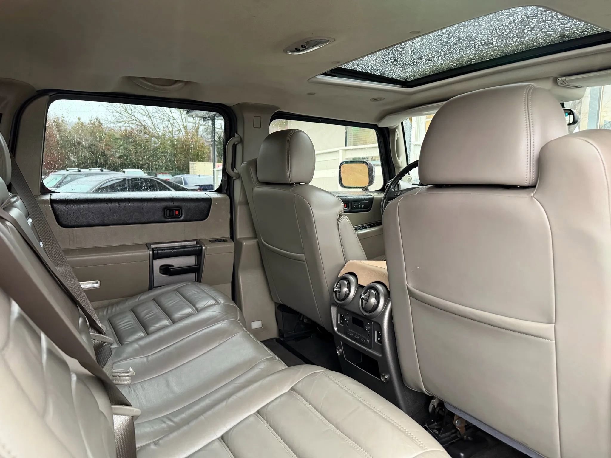 Used 2004 HUMMER H2 w/ Preferred Equipment Group image 24