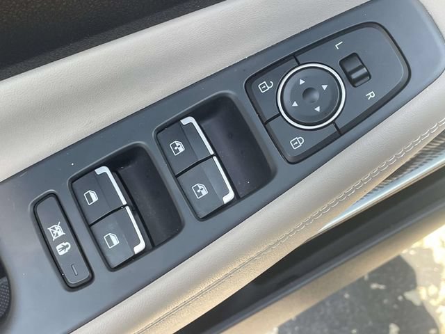 Used 2019 Hyundai Santa Fe FWD image 15