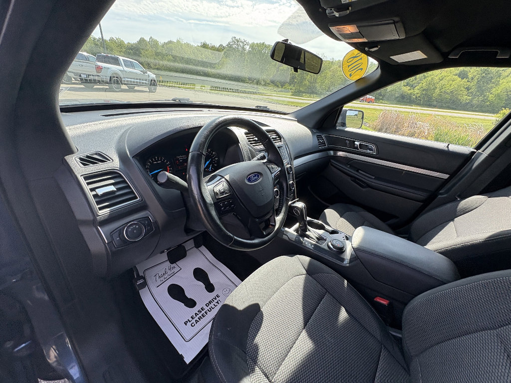 Used 2018 Ford Explorer XLT AWD/4WD image 31