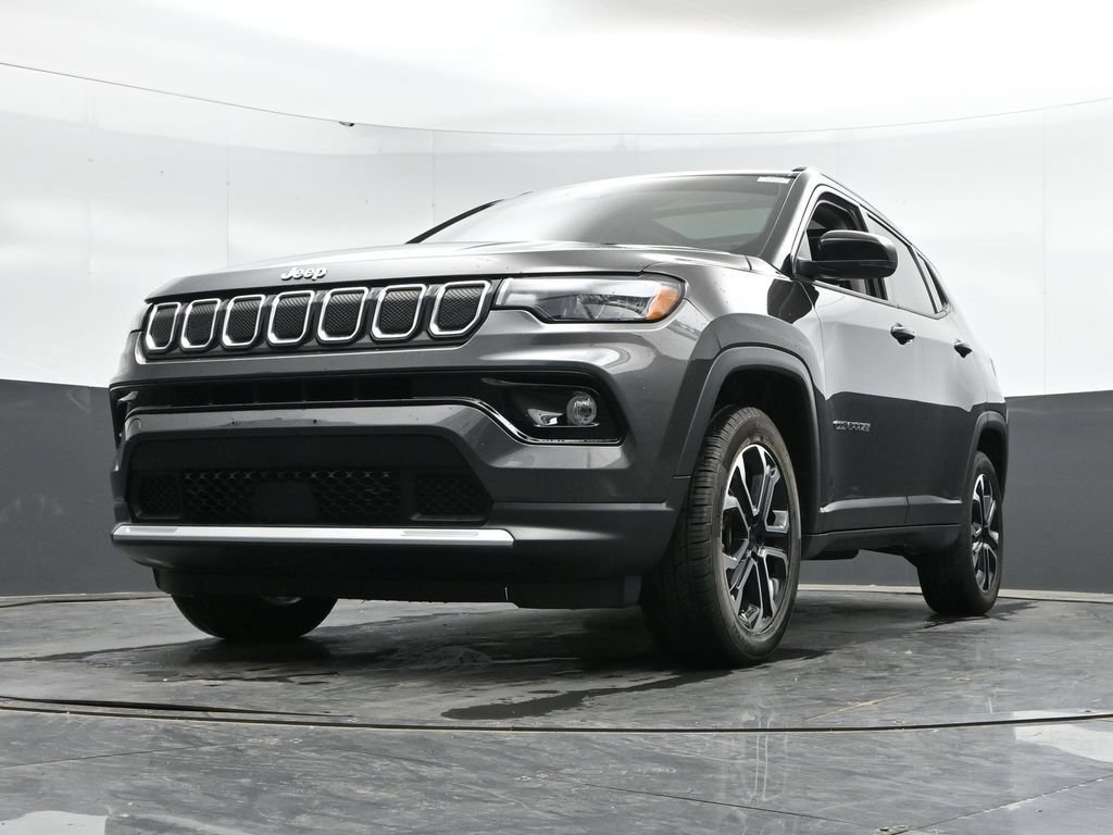 Used 2022 Jeep Compass Limited w/ Sun and Sound Group AWD/4WD image 44