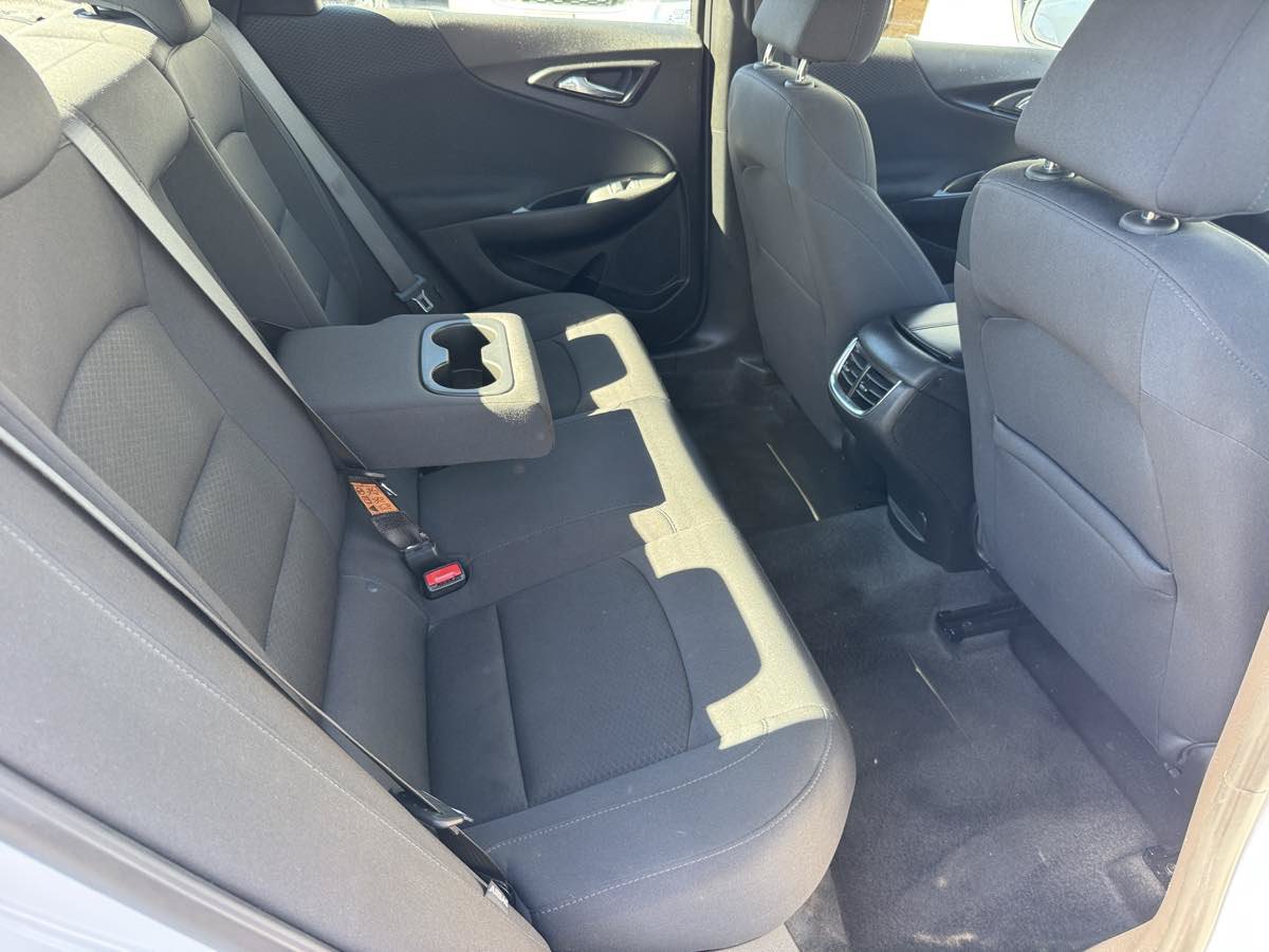 Used 2025 Chevrolet Malibu LT FWD image 18