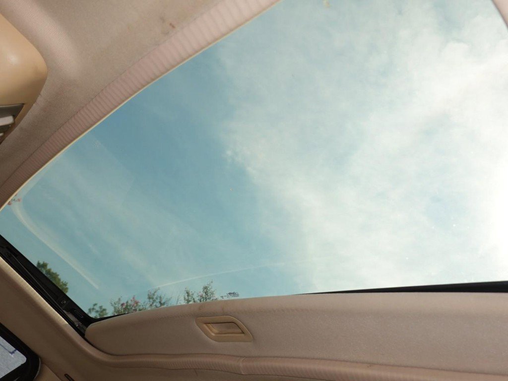 Used 2005 Lincoln Navigator Luxury image 16