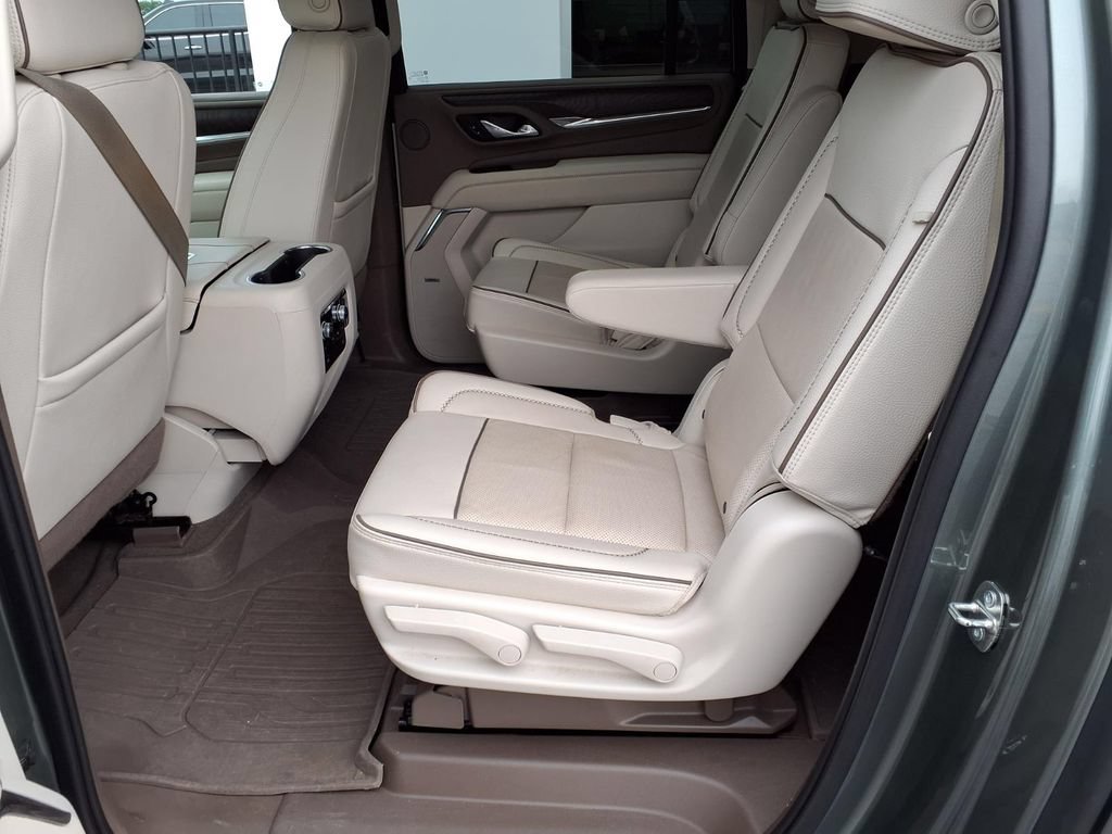 Used 2023 GMC Yukon XL Denali AWD/4WD image 21