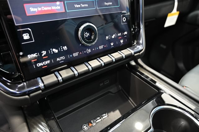 New 2026 GMC Yukon XL AT4 w/ AT4 Premium Plus Package AWD/4WD image 20