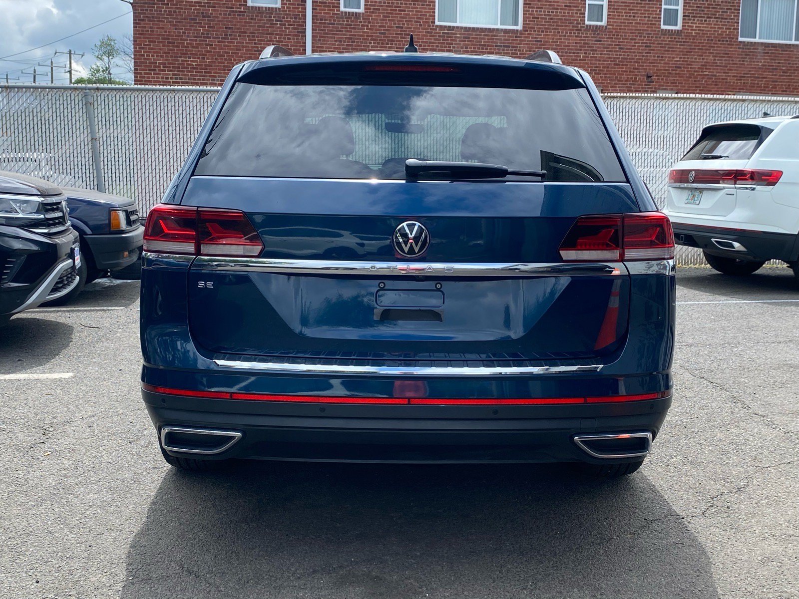 Certified 2022 Volkswagen Atlas SE w/ Panoramic Sunroof Package FWD image 3