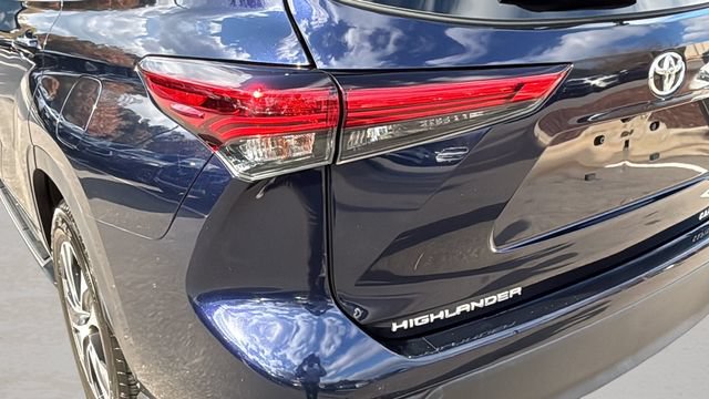 Used 2023 Toyota Highlander XLE FWD image 37