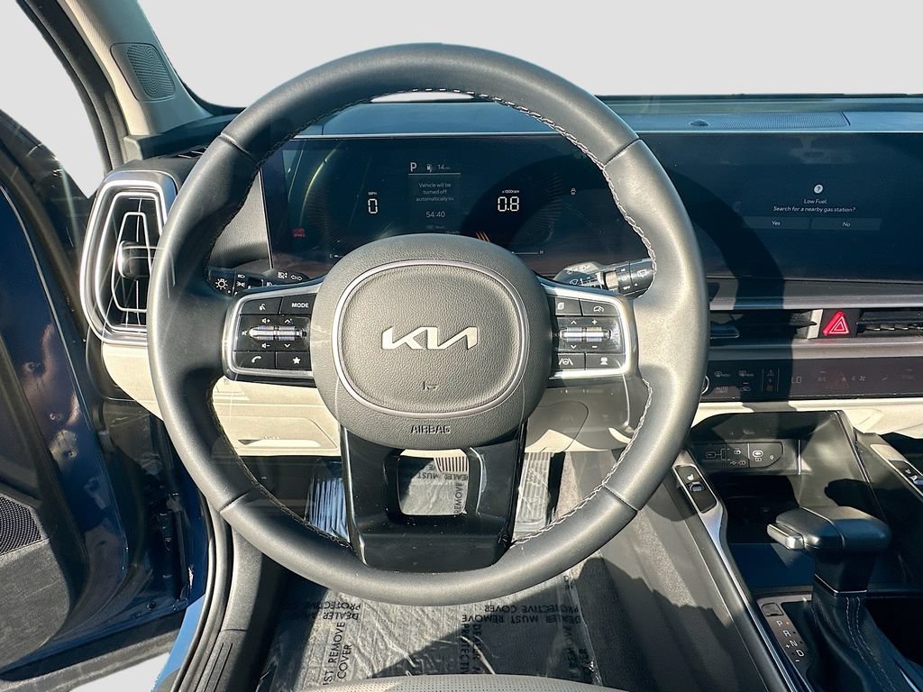 Certified 2025 Kia Sorento EX w/ Panoramic Sunroof Package FWD image 11