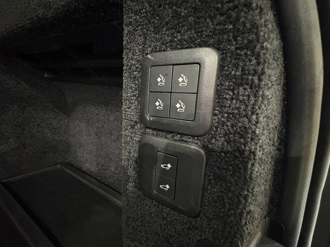 Used 2019 Land Rover Range Rover HSE image 39