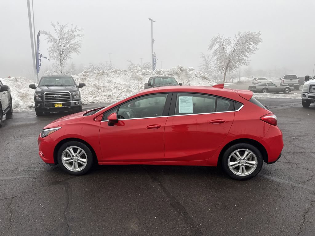 Used 2018 Chevrolet Cruze LT w/ Convenience Package FWD image 9