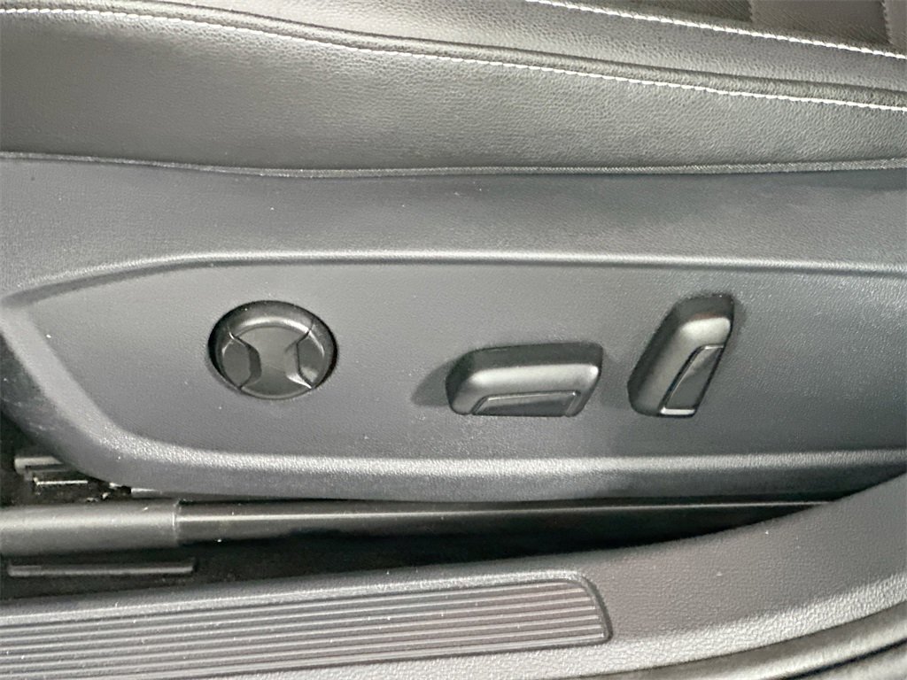 Used 2024 Volkswagen Jetta SE image 21