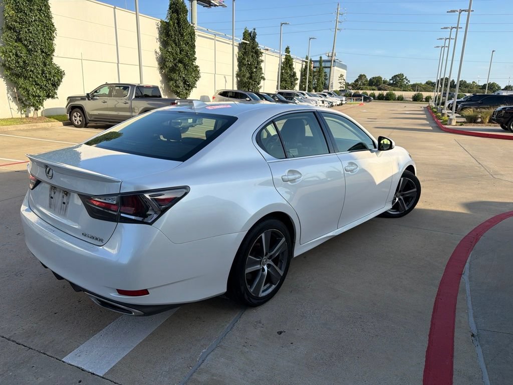 Used 2017 Lexus GS 200t RWD image 3