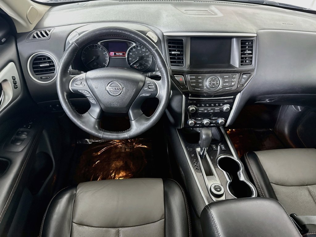 Used 2019 Nissan Pathfinder SL AWD/4WD image 3