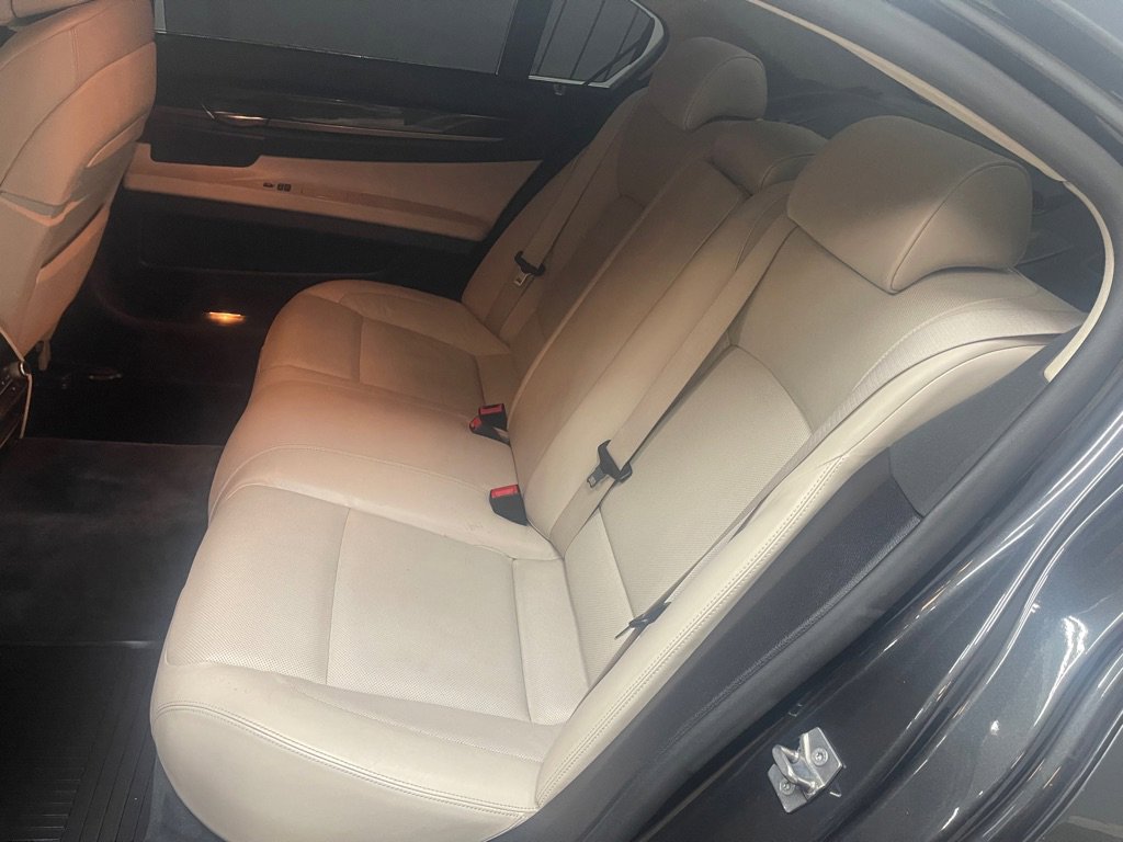 Used 2009 BMW 750Li image 18