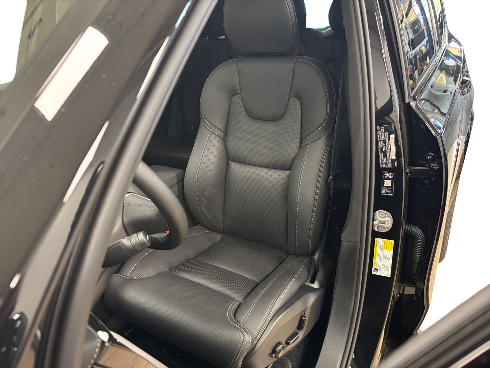 New 2026 Volvo XC90 B6 Ultra w/ Protection Package AWD/4WD image 42