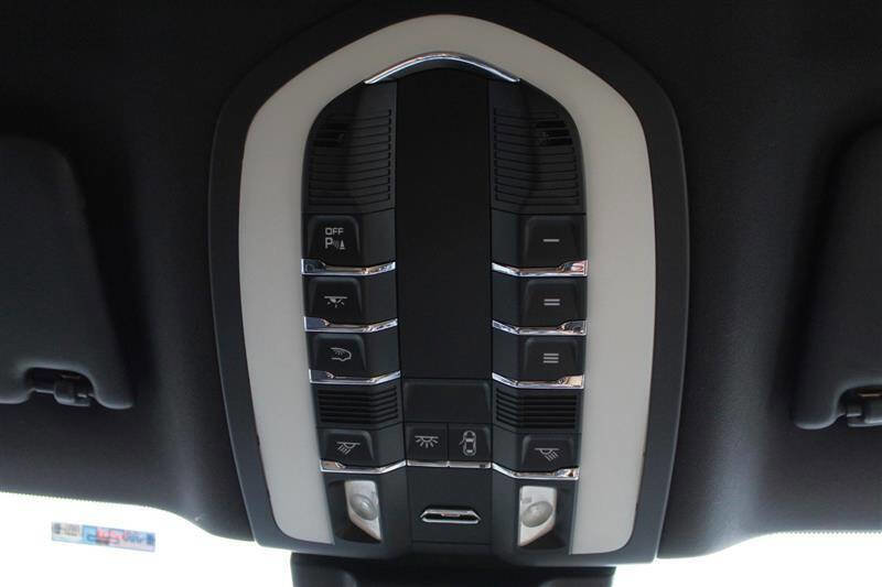 Used 2017 Porsche Macan GTS image 24