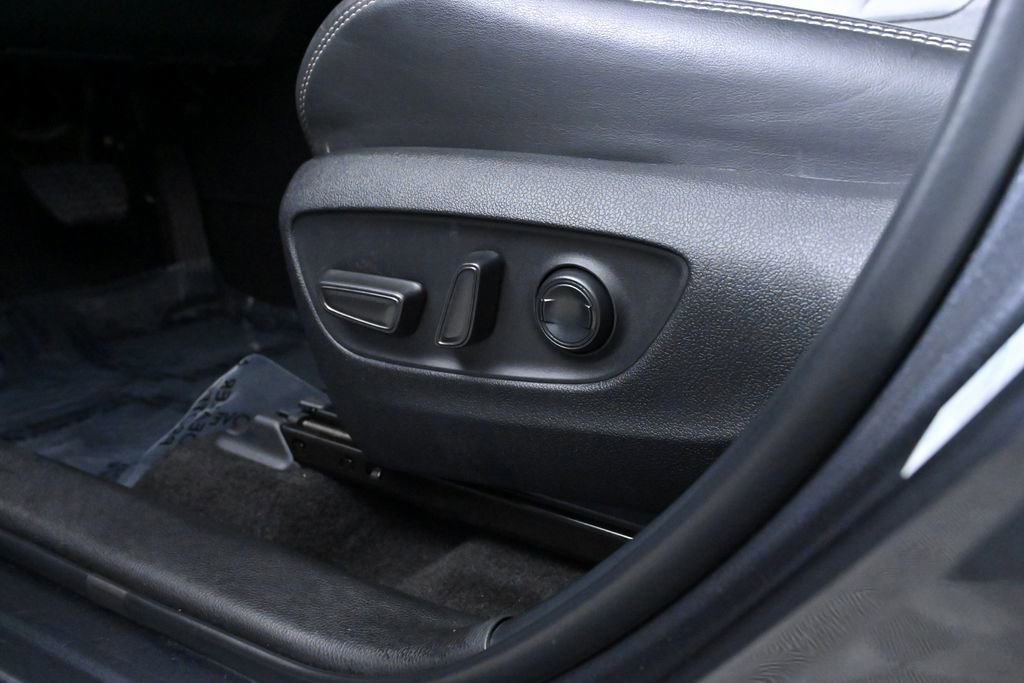 Used 2022 Toyota RAV4 Limited image 25