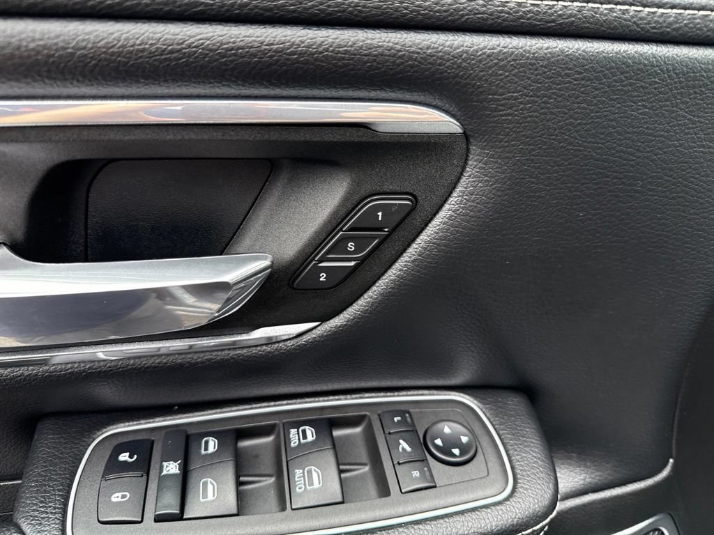 Used 2022 RAM 1500 Laramie AWD/4WD image 19