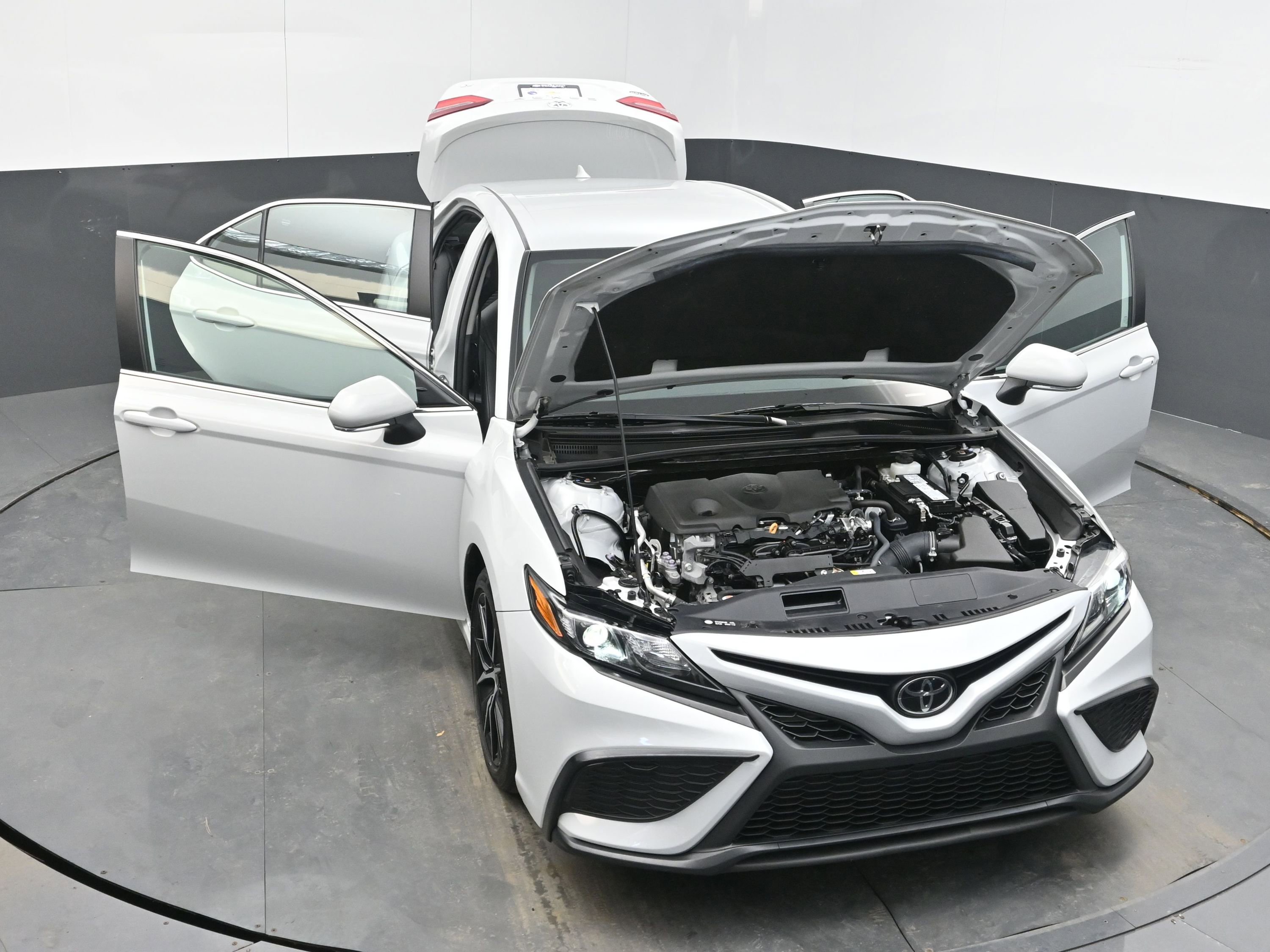 Used 2024 Toyota Camry SE image 41