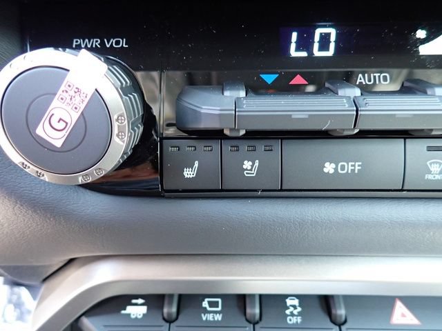 New 2026 Toyota Tundra Platinum AWD/4WD image 18