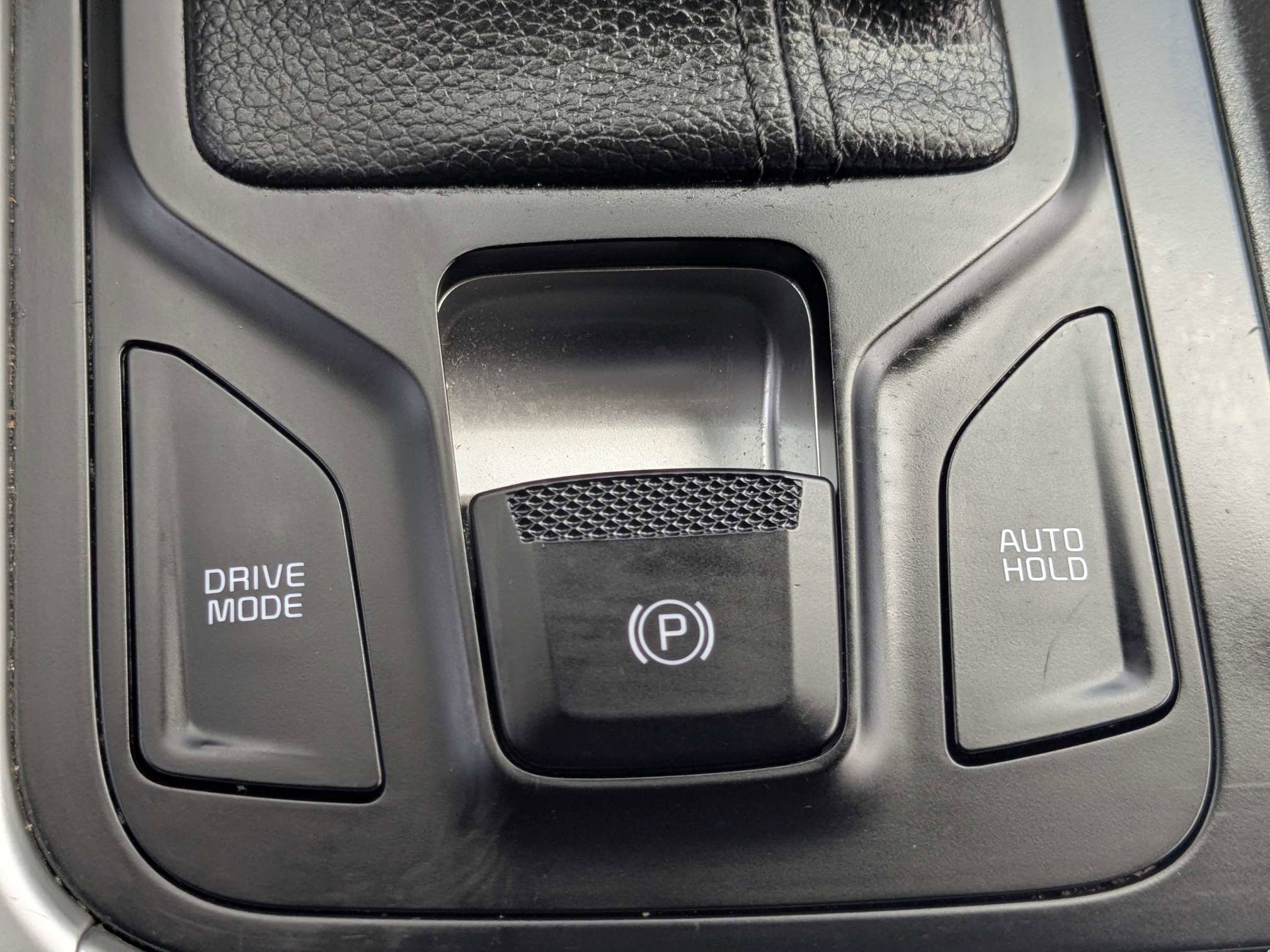 Used 2025 Kia Carnival FWD image 29