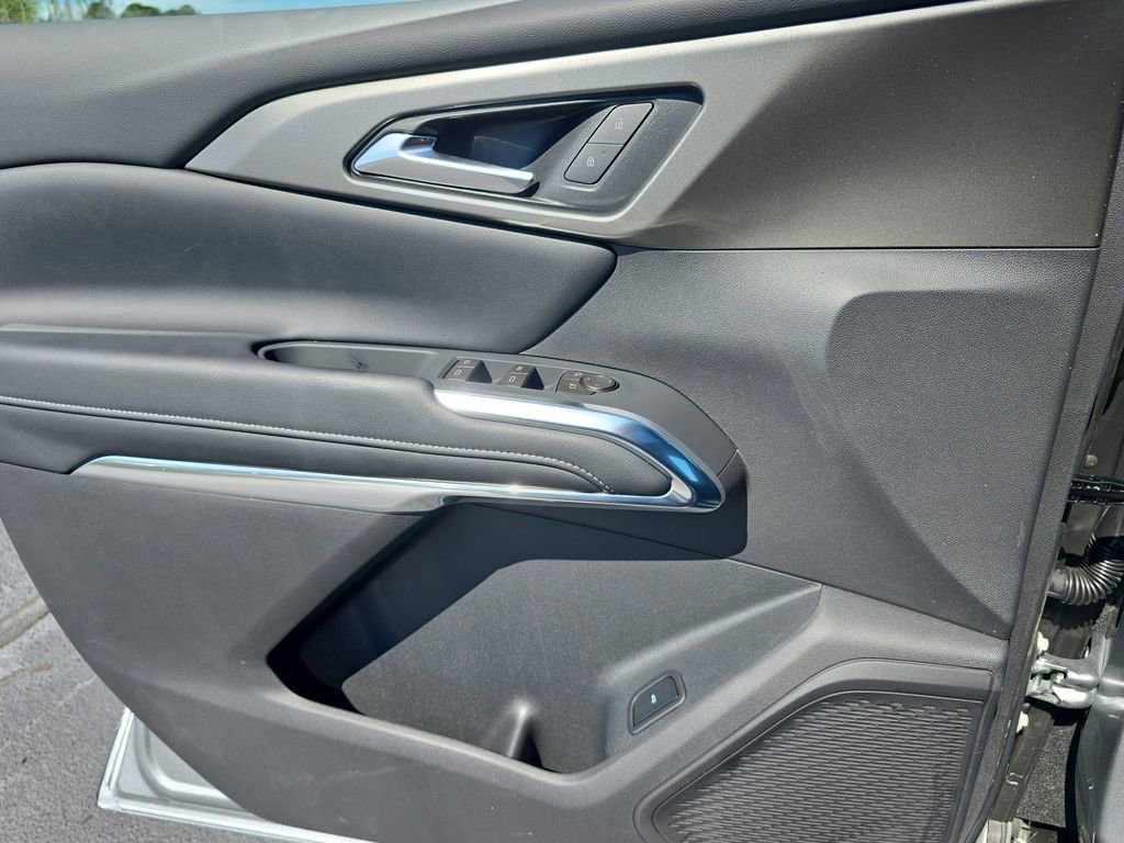 New 2026 Chevrolet Traverse LT w/ Sun and Wheel Package FWD image 28