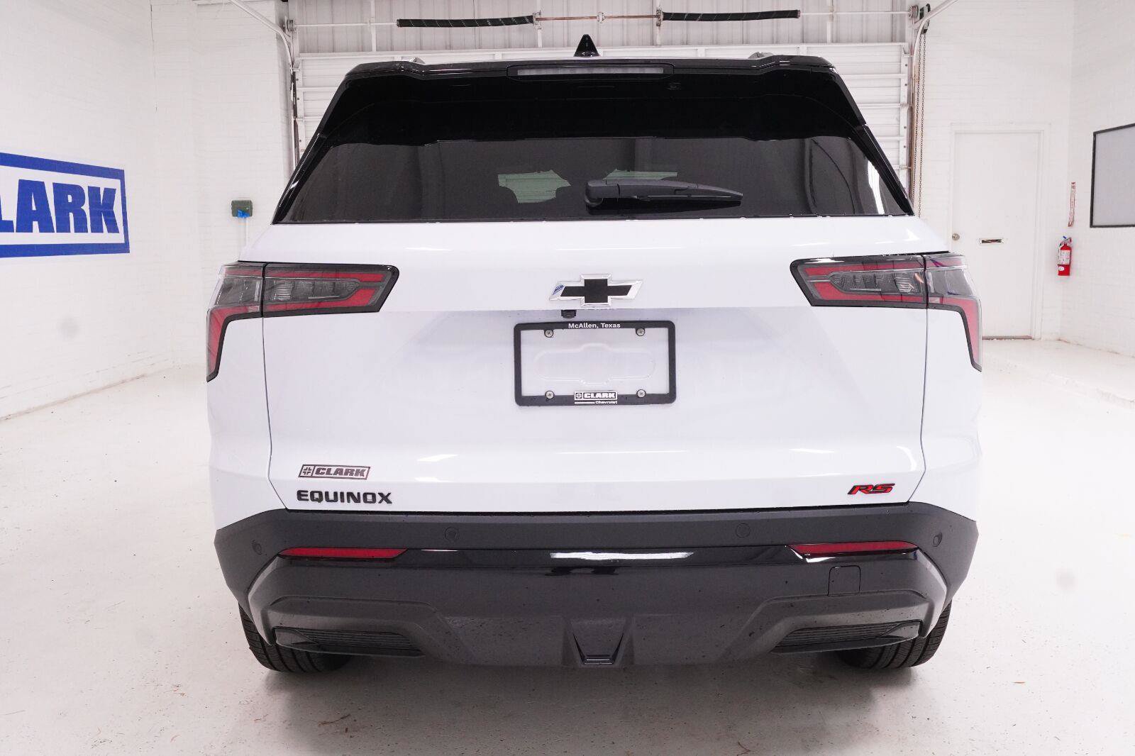 New 2027 Chevrolet Equinox RS w/ LPO, Floor Liner Package FWD image 30