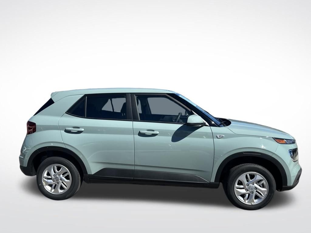 Used 2026 Hyundai Venue SE image 5