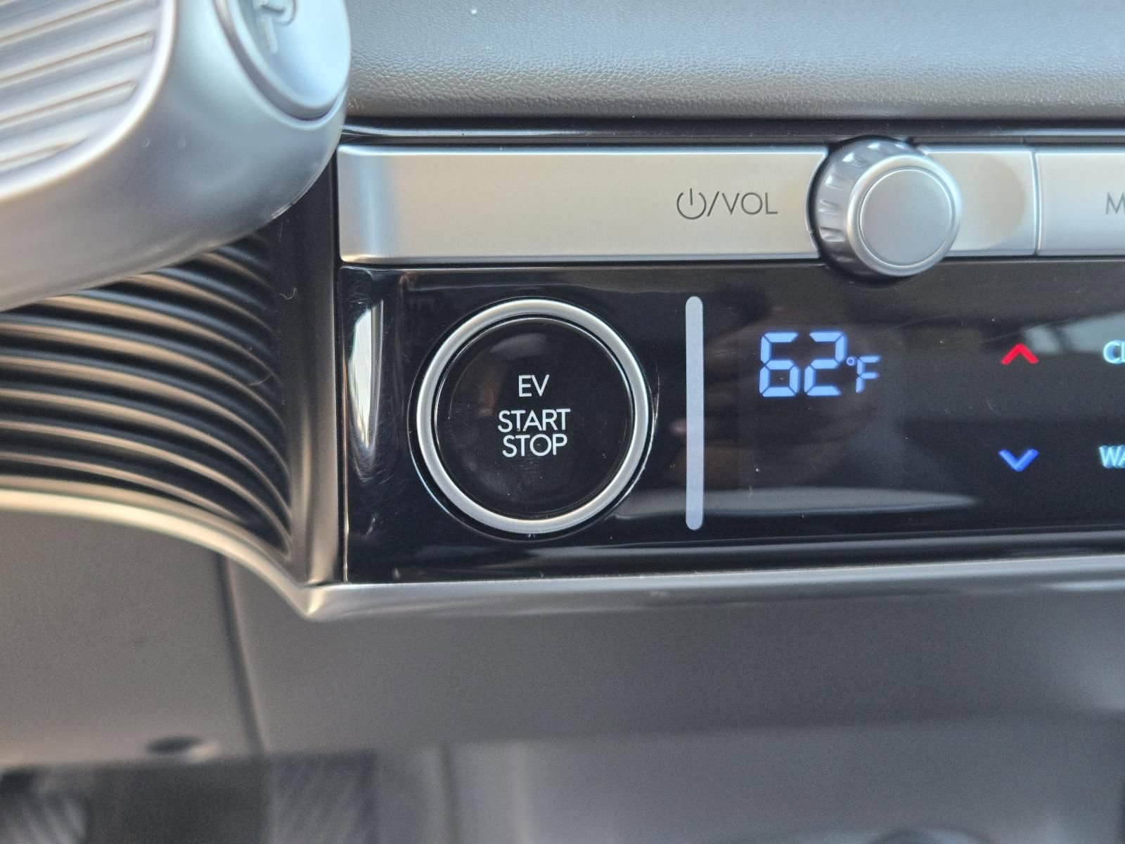 Used 2024 Hyundai Ioniq 5 SEL image 14