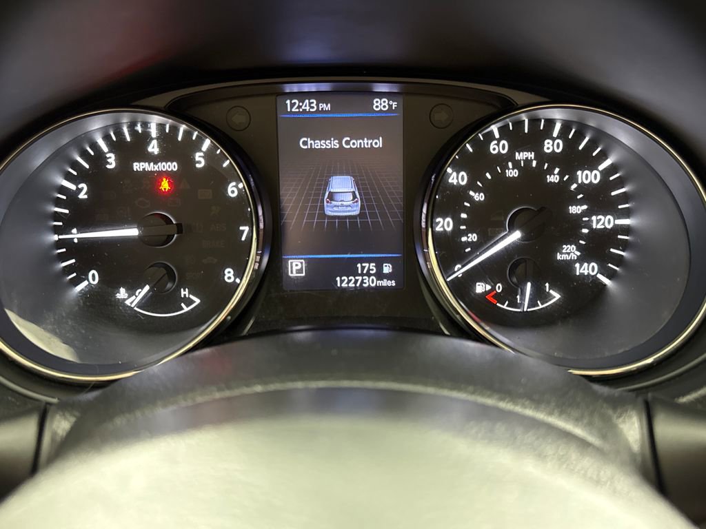 Used 2018 Nissan Rogue SV FWD image 15