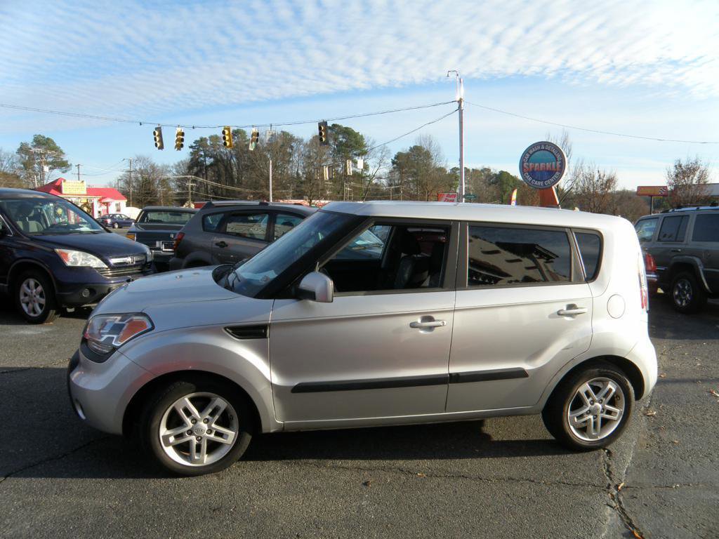 Used 2011 Kia Soul + w/ Audio Pkg image 4