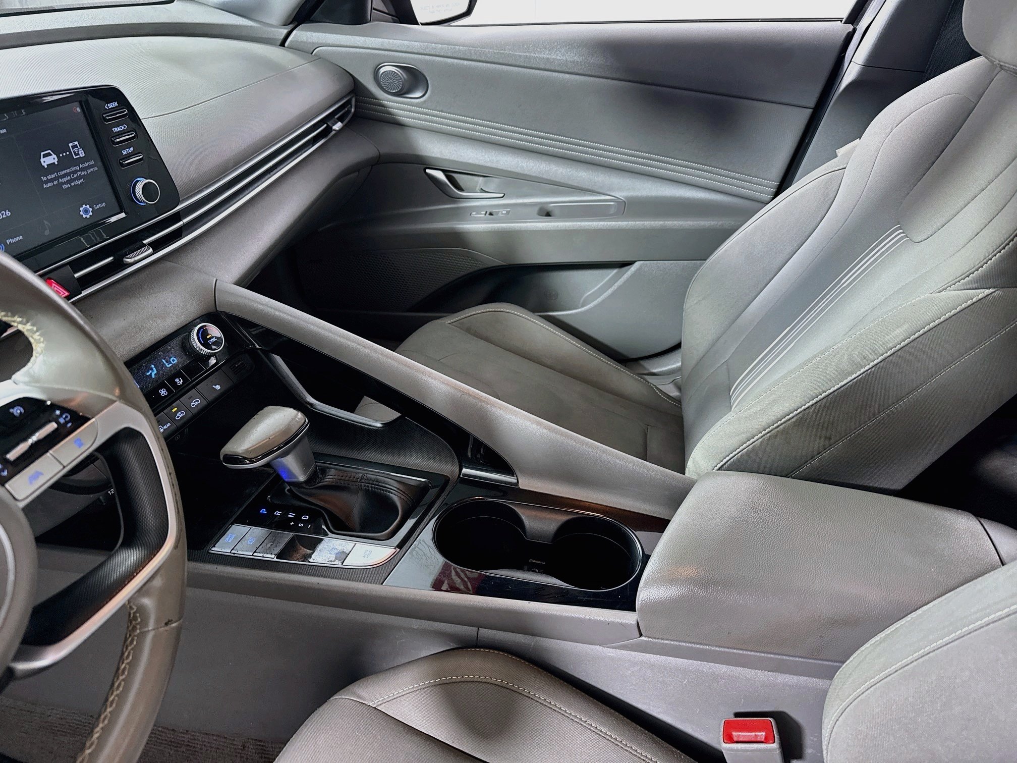 Used 2021 Hyundai Elantra SEL w/ Convenience + Premium Package FWD image 25