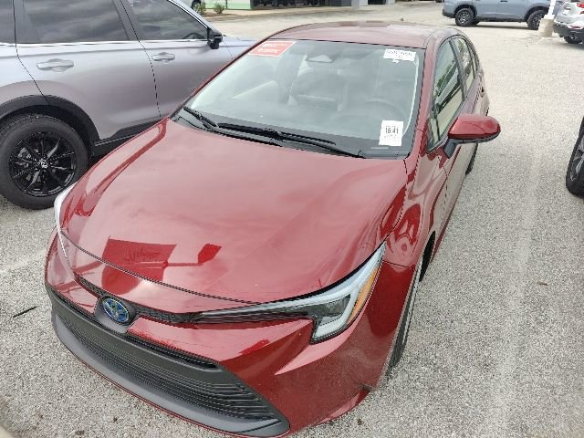 Used 2025 Toyota Corolla LE image 6